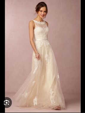 Ivory Lace Wedding Dress